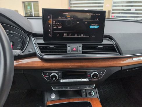 Used 2023 Audi Q5 2.0T Premium w/ Convenience Package image 19