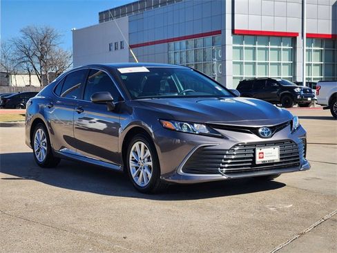 Used 2024 Toyota Camry LE image 2