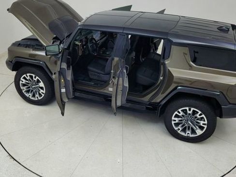 Used 2025 GMC Hummer EV 2X w/ LPO, Cargo Utility Package image 85