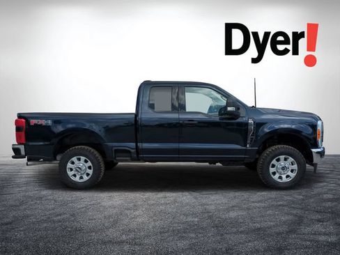 Used 2023 Ford F250 XLT w/ 360-Degree Camera Package AWD/4WD image 2
