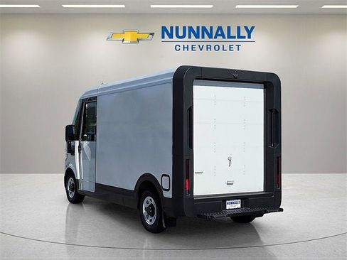 New 2025 Chevrolet Brightdrop 400 image 3