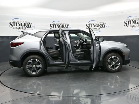 Used 2025 Chevrolet Blazer LT FWD image 27