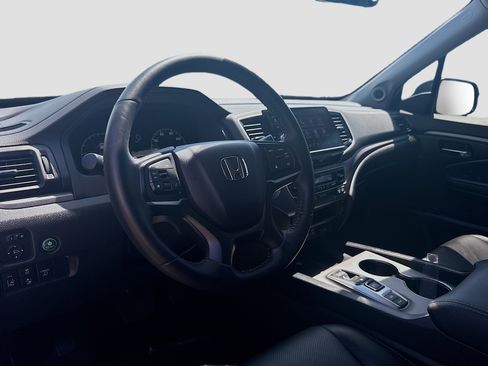Certified 2025 Honda Ridgeline RTL image 9