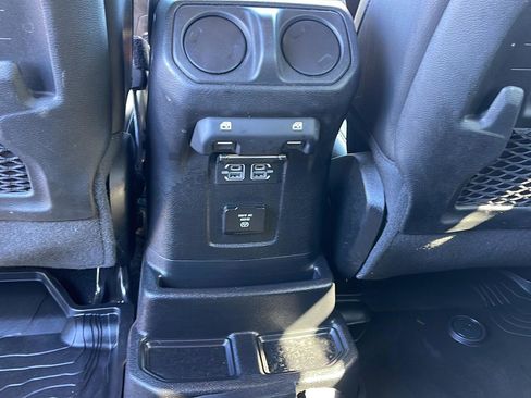 Used 2021 Jeep Wrangler Unlimited Rubicon image 29