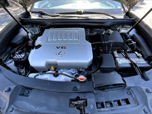 Used 2016 Lexus ES 350 w/ Luxury Package w/Wood Trim image 30