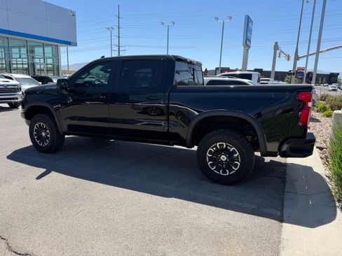 Used 2025 Chevrolet Silverado 1500 ZR2 w/ Technology Package AWD/4WD image 2