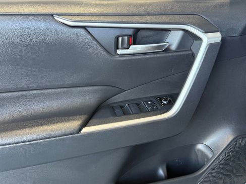 Used 2019 Toyota RAV4 XLE w/ Carpet Mat Package image 17