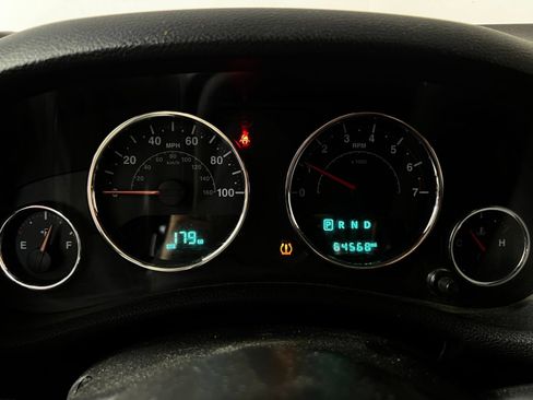 Used 2018 Jeep Wrangler Unlimited Sahara AWD/4WD image 10