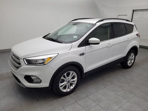 Used 2018 Ford Escape SE FWD image 2