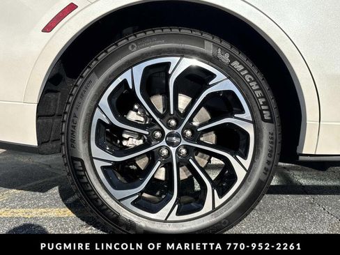 New 2026 Lincoln Nautilus Reserve image 16