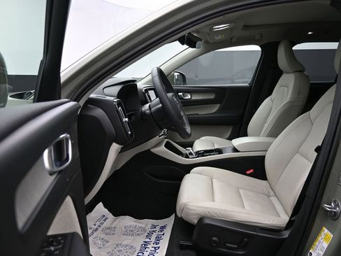 Certified 2023 Volvo XC40 B5 Plus w/ Driver Assist Package image 11