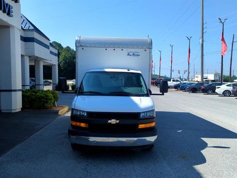 Used 2019 Chevrolet Express 3500 w/ Power Convenience Package image 4