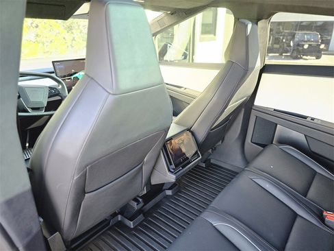 Used 2024 Tesla Cybertruck AWD Crew Cab image 11