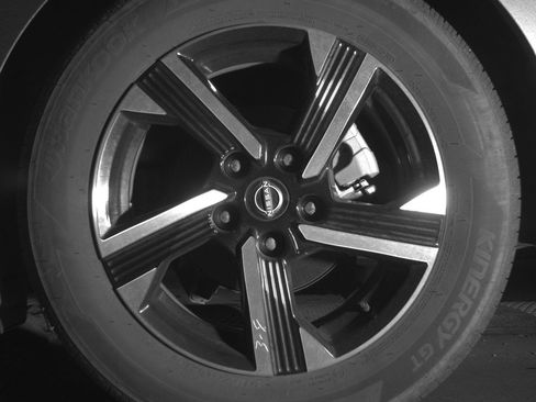 Used 2025 Nissan Sentra SV FWD image 13