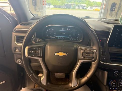 Used 2023 Chevrolet Suburban Premier RWD image 12