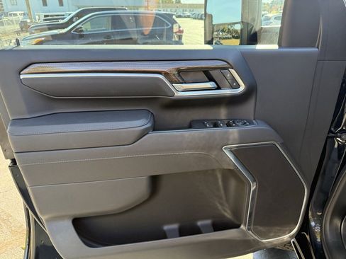 Used 2025 Chevrolet Silverado 2500 LT w/ Trail Boss Package image 17