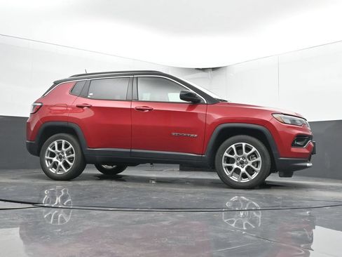 Used 2025 Jeep Compass Limited AWD/4WD image 24