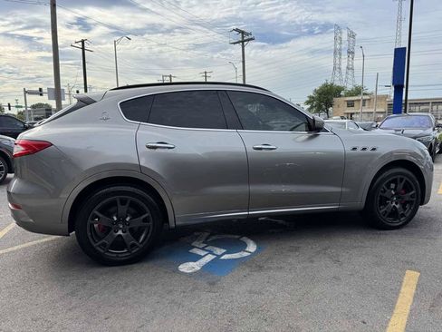 Used 2019 Maserati Levante AWD/4WD image 4