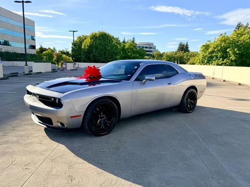 Used 2015 Dodge Challenger R/T w/ Quick Order Package 28B R/T RWD image 16