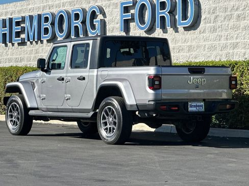 Used 2020 Jeep Gladiator Overland image 6