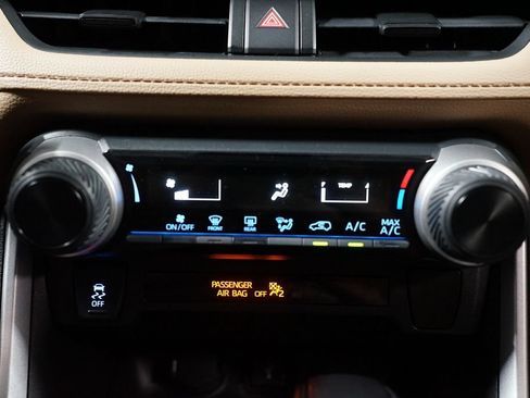Certified 2021 Toyota RAV4 LE FWD image 19