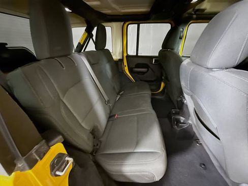 Used 2018 Jeep Wrangler Unlimited Sport S AWD/4WD image 25
