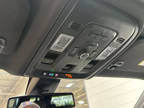 Used 2022 Chevrolet Suburban RST w/ Luxury Package AWD/4WD image 38