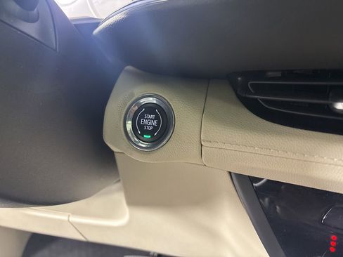 Used 2023 Buick Envision Avenir image 22