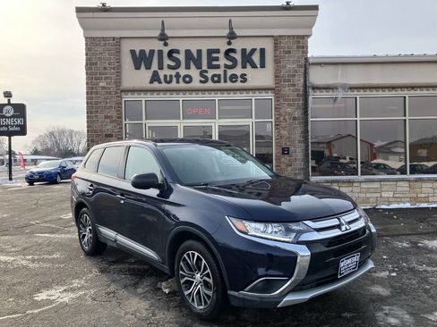 Used 2018 Mitsubishi Outlander ES image 1