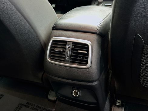 Used 2020 Kia Sorento L FWD image 16