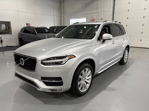 Used 2017 Volvo XC90 T6 Momentum w/ Vision Package AWD/4WD image 3