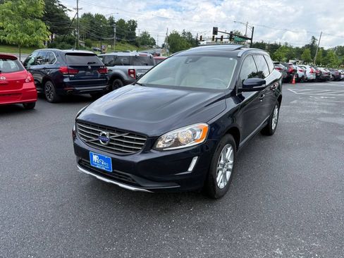 Used 2016 Volvo XC60 T5 Premier w/ Proximity Package FWD image 2