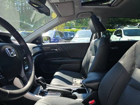 Used 2014 Honda Accord Touring image 24