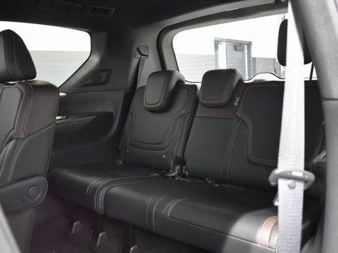 New 2026 Nissan Armada SL w/ Captain's Chari Seat Package image 38