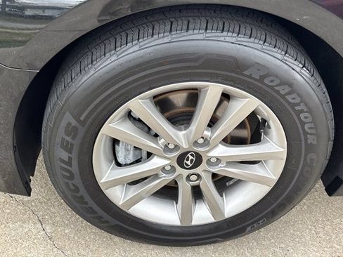 Used 2016 Hyundai Sonata SE FWD image 12