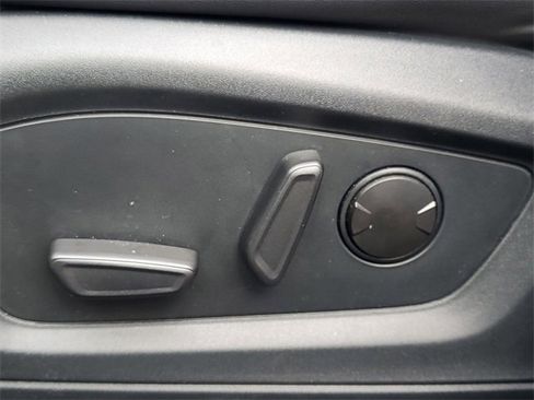 Certified 2022 Ford Explorer Platinum w/ Equipment Group 601A image 10