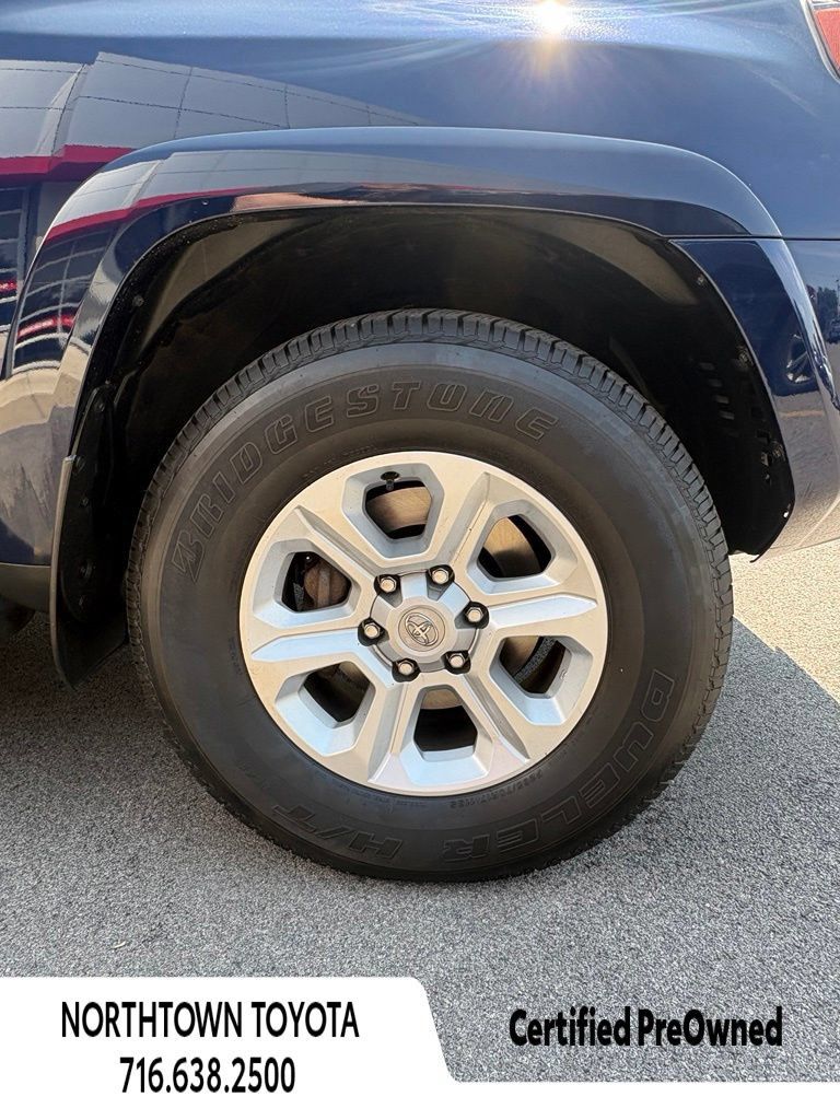 Used 2023 Toyota 4Runner SR5 Premium w/ Moonroof Package AWD/4WD image 11