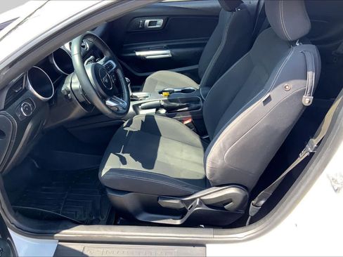 Used 2019 Ford Mustang Coupe RWD image 7
