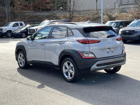 Used 2023 Hyundai Kona SEL w/ Convenience Package image 3