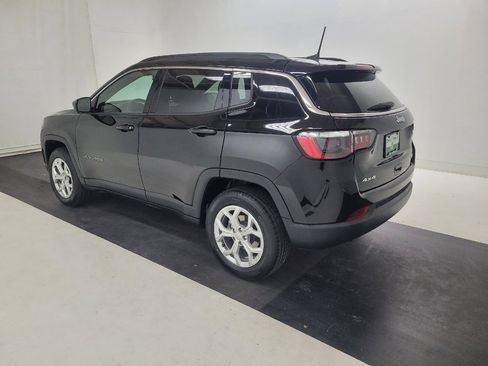 Used 2024 Jeep Compass Latitude AWD/4WD image 5