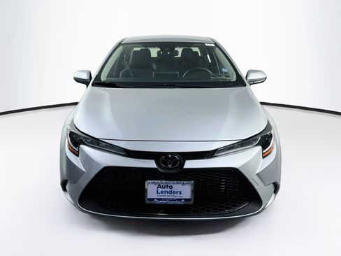 Used 2020 Toyota Corolla LE w/ LE Convenience Package FWD image 2
