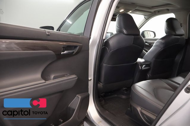 Used 2022 Toyota Highlander Limited AWD/4WD image 33