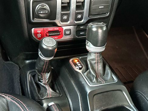 Used 2020 Jeep Wrangler Rubicon AWD/4WD image 21