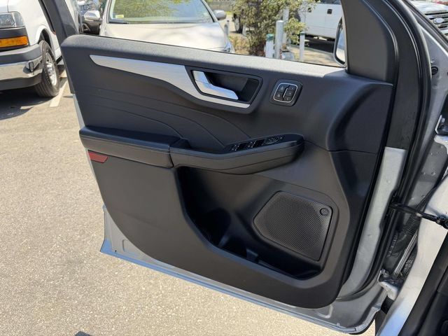 Used 2024 Ford Escape Platinum AWD/4WD image 26