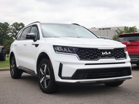 Used 2023 Kia Sorento S w/ Panoramic Sunroof Package FWD image 6