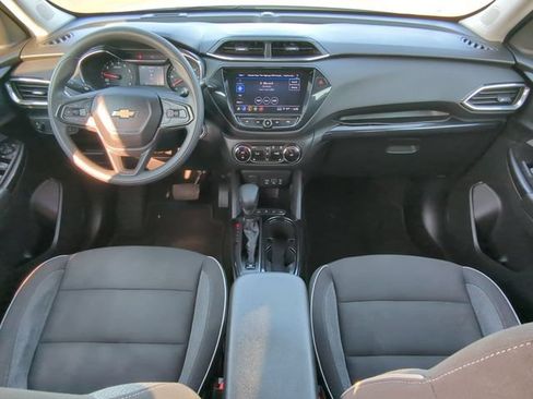 Used 2022 Chevrolet TrailBlazer LT w/ Convenience Package AWD/4WD image 22