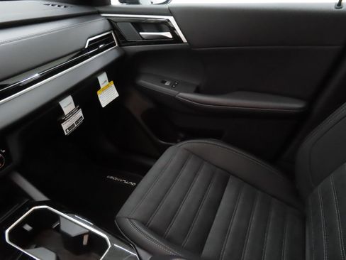 New 2026 Mitsubishi Outlander LE FWD image 20