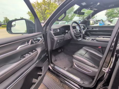 Used 2024 Jeep Grand Wagoneer Series II w/ Quick Order Packagew 28T AWD/4WD image 28