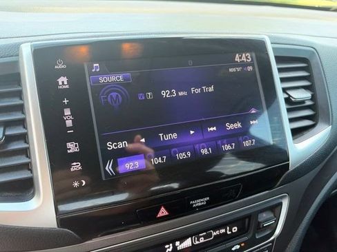Used 2020 Honda Ridgeline Sport image 18