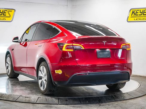 Used 2022 Tesla Model Y Long Range image 2